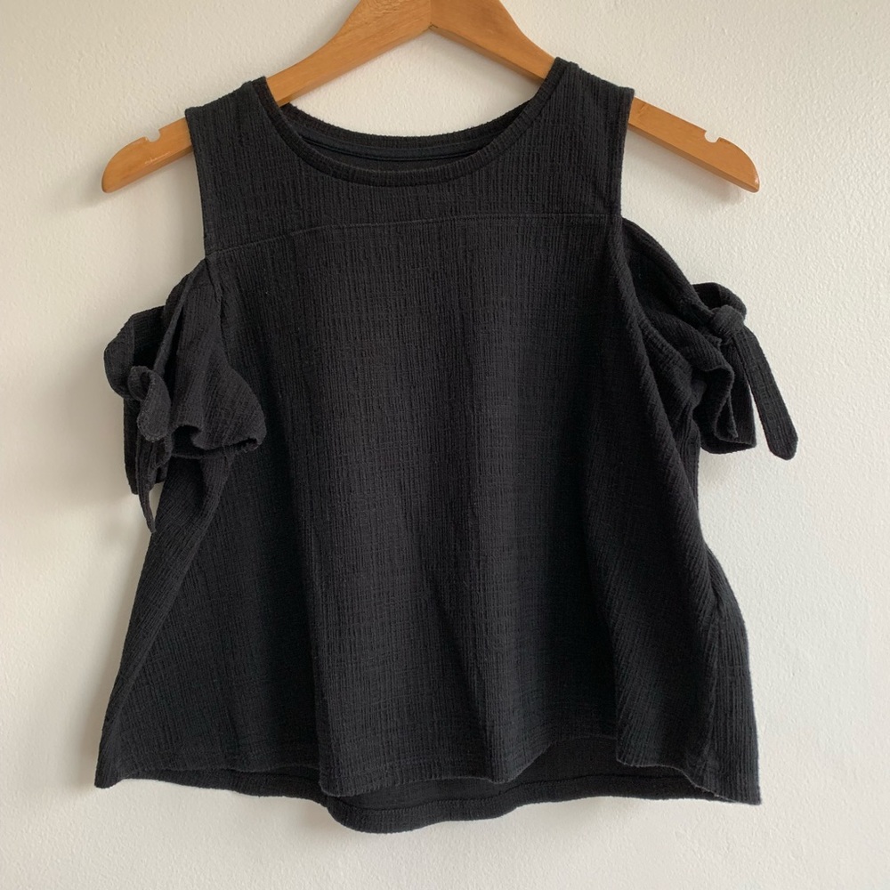 Madewell Skylark cold shoulder top, size XS, black